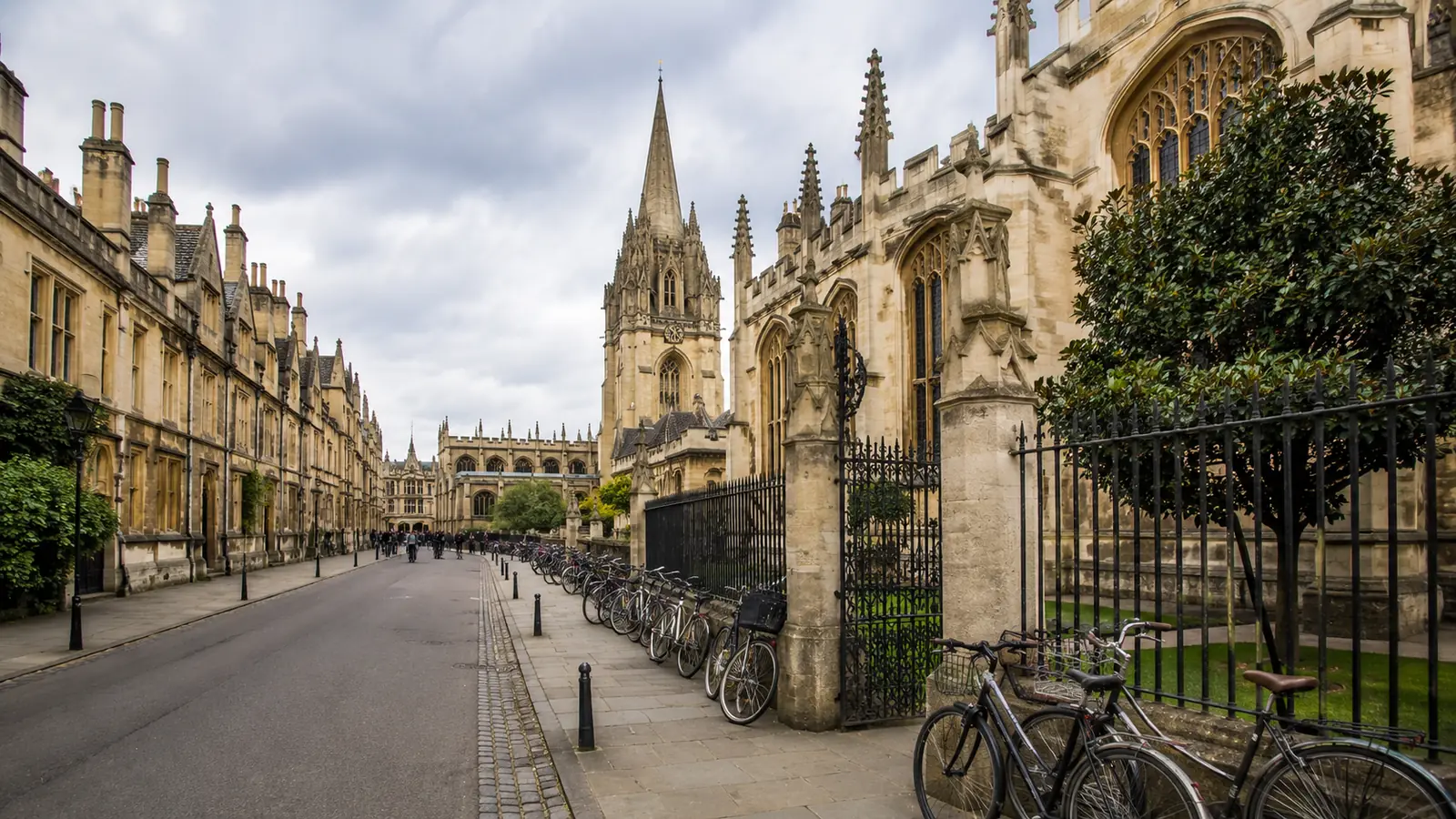 Student city life in the United Kingdom